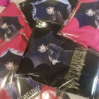 Wednesday vecičky stále skladom #wednesday #tričko #trickanaobjednavku #predeti #darcek #darcekzlasky